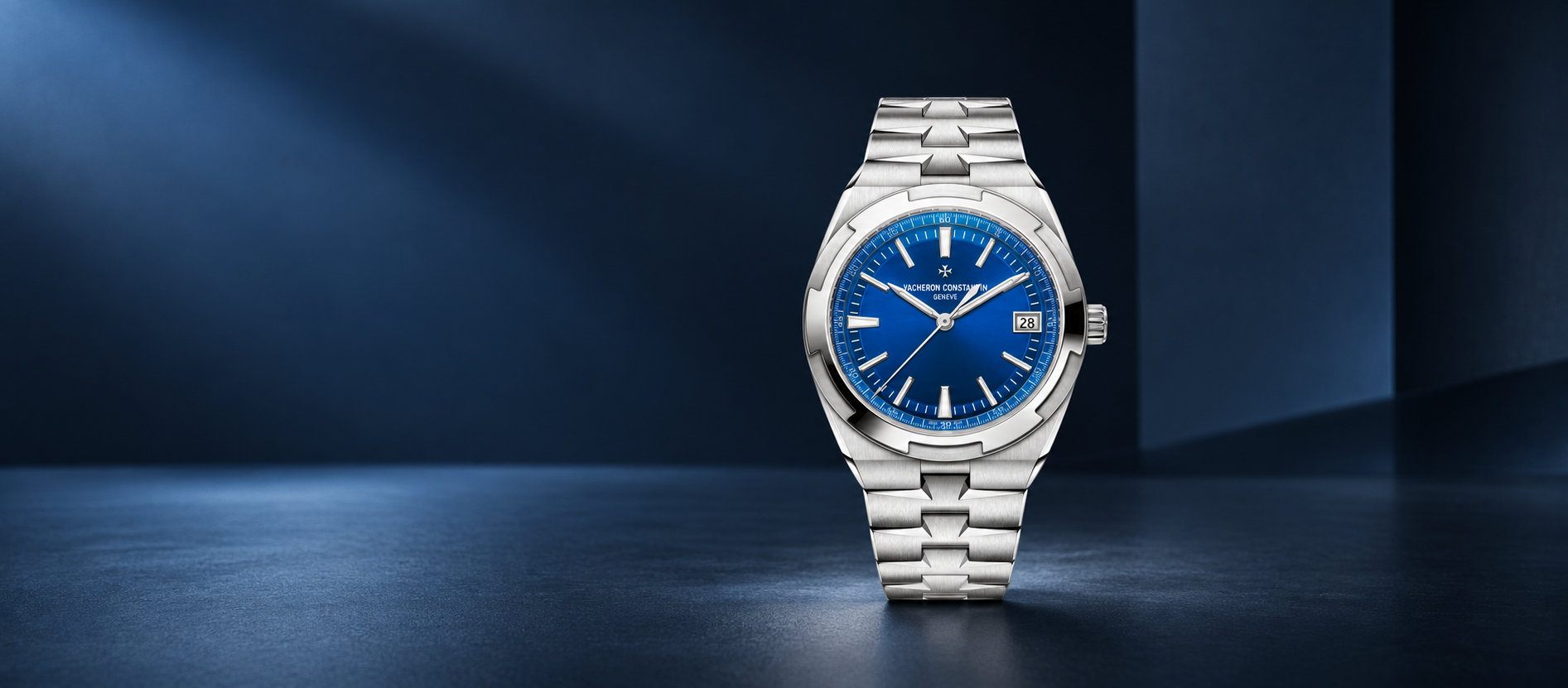 Vacheron Constantin Overseas 4520V/210A-B128 with blue dial and steel bracelet