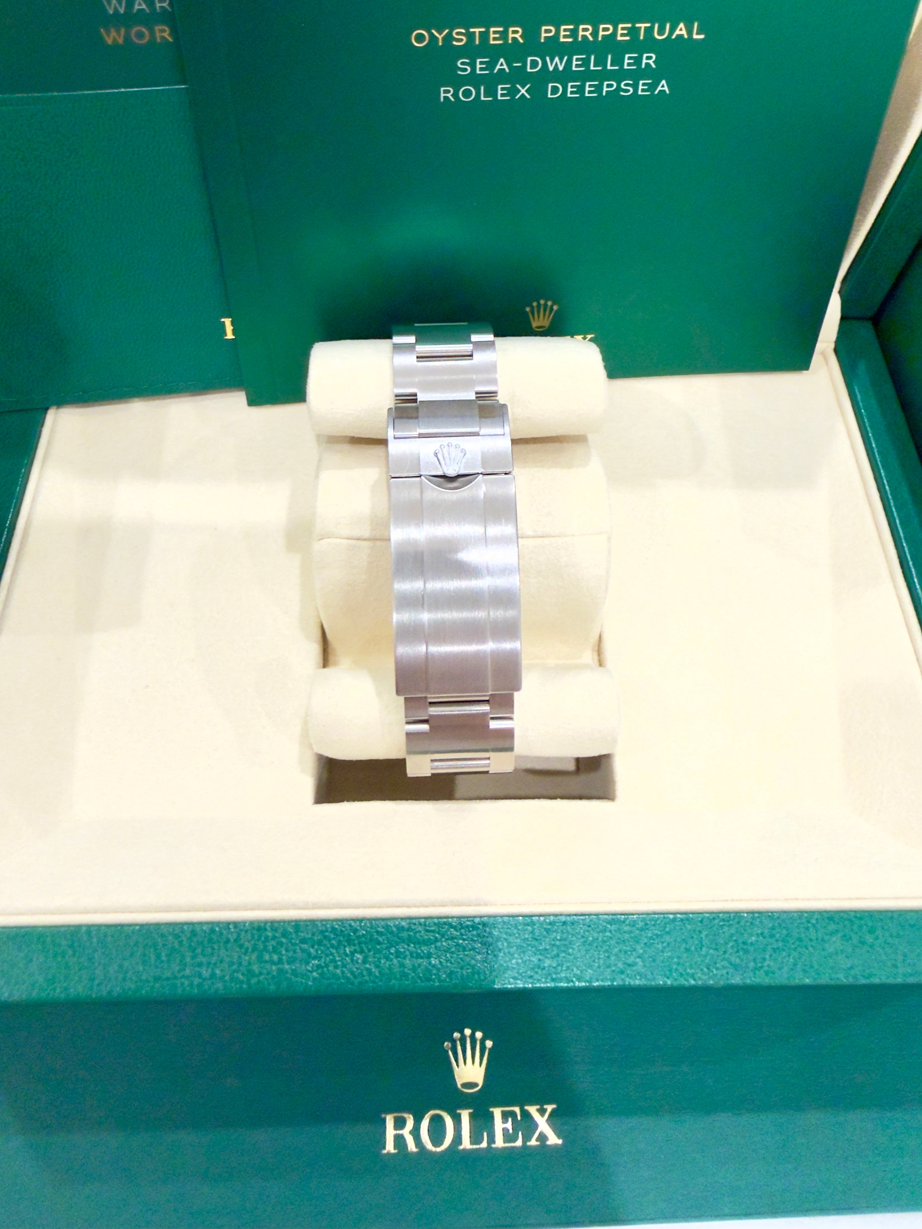 Rolex Sea-Dweller 126600