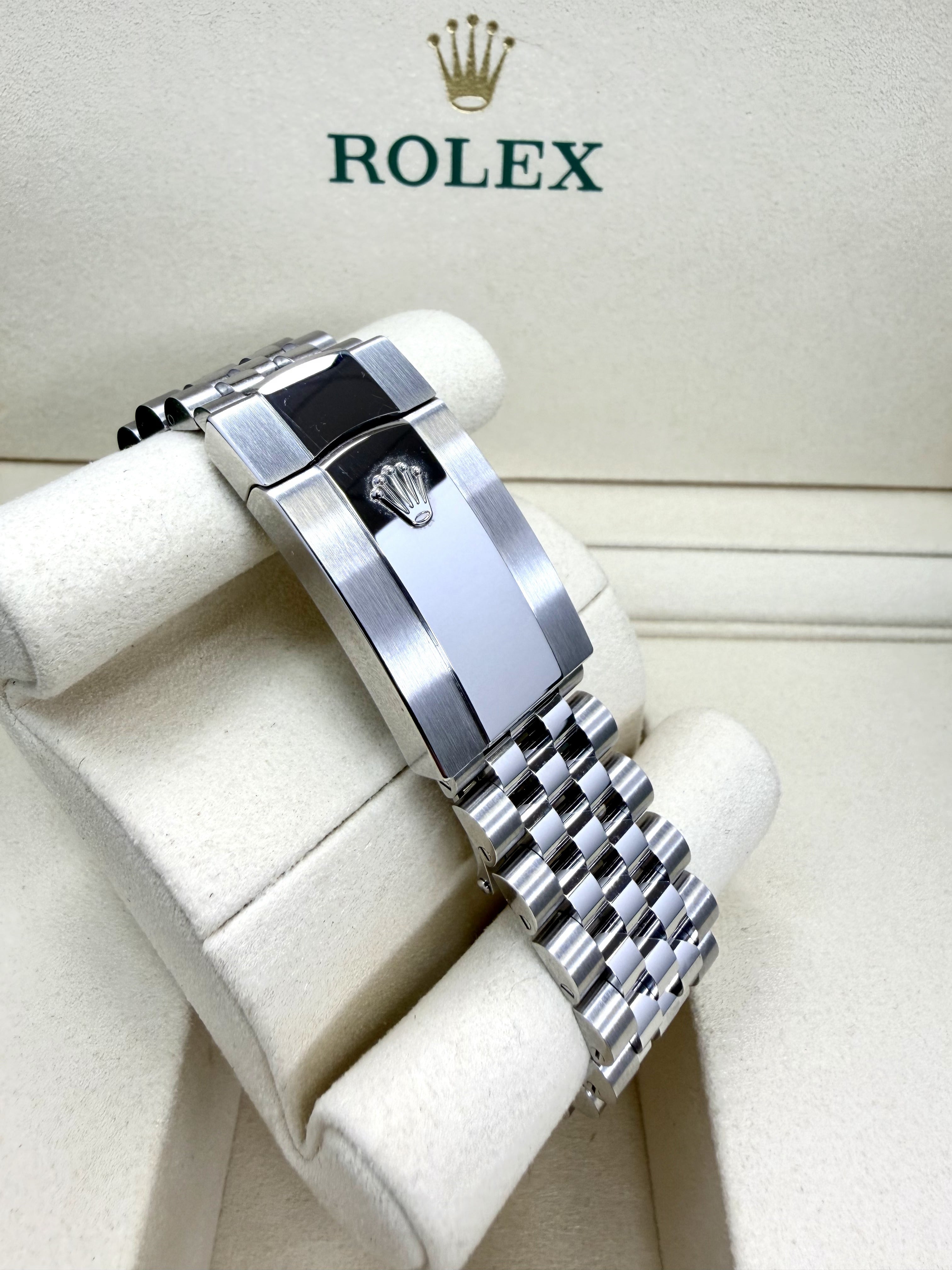 Rolex Datejust 126334 Jubilee Stainless Steel New Bright Blue Dial Fluted Bezel