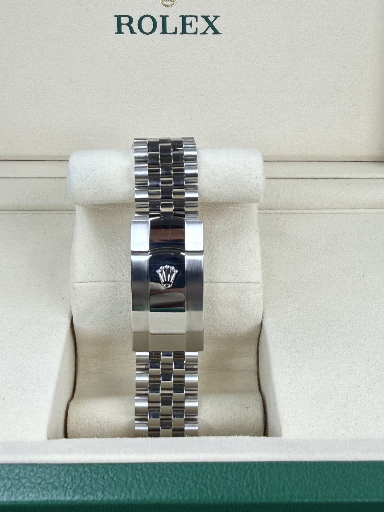 Rolex Datejust 126334 Jubilee Stainless Steel Blue Dial - ORATIME CO